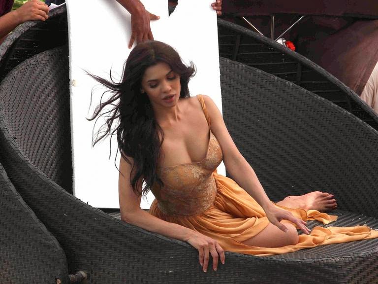 Necessary Sara loren nakd pics your opinion Sara loren nakd pics